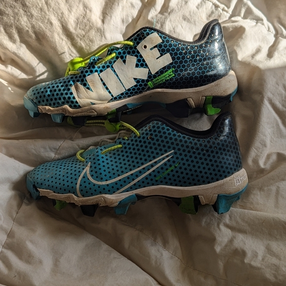 Girls Nike Softball Cleats - Used 1 Season - Picture 6 of 6